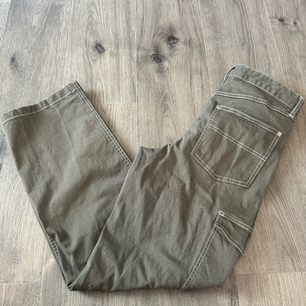 H&M Women’s Olive Green 6 Pockets Cargo Pants Size 10